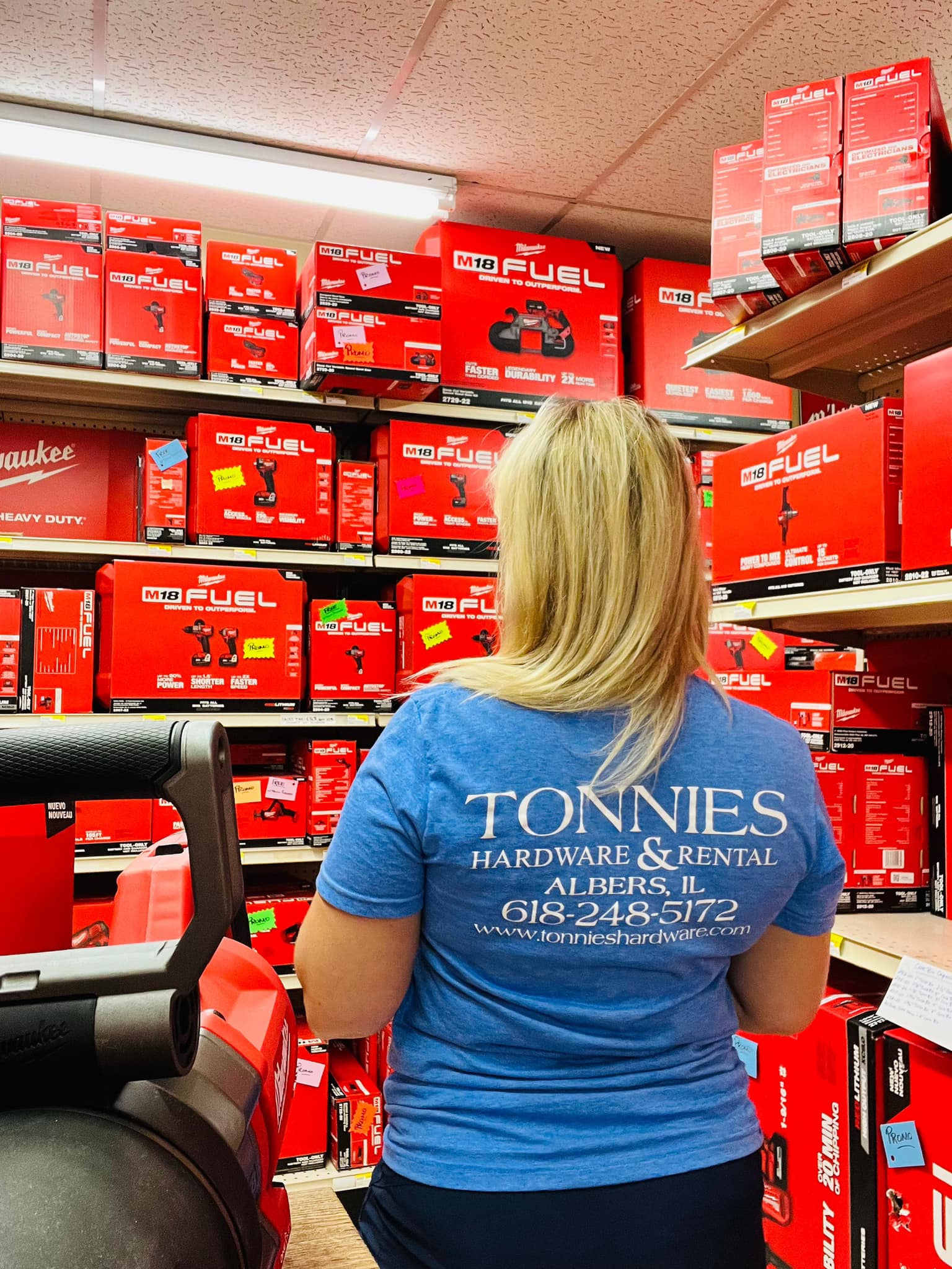 tonnies apparel with tools image